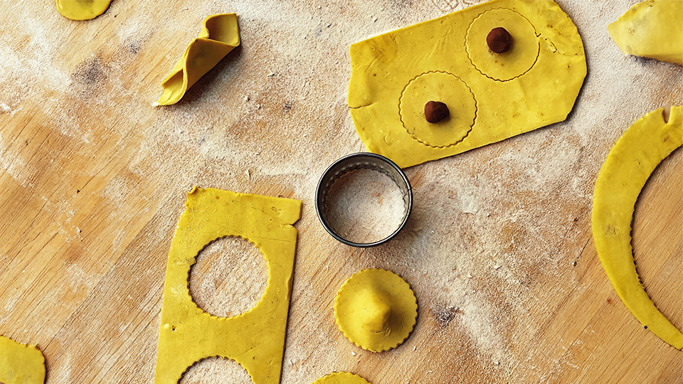 Pasta cutter, vegetable cutter for edges and decorations